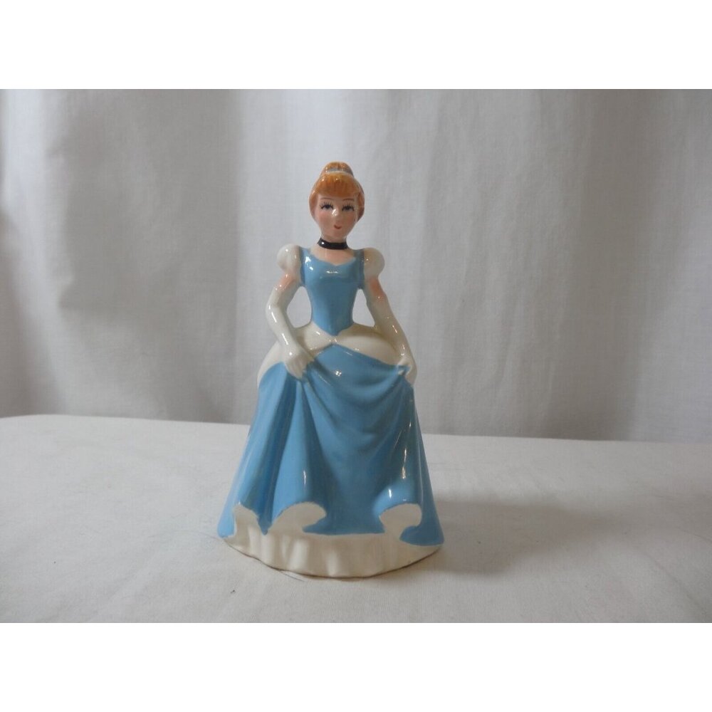 Vintage‎ Walt Disney Productions Japan￼ Cinderella Ceramic Porcelain Figurine￼